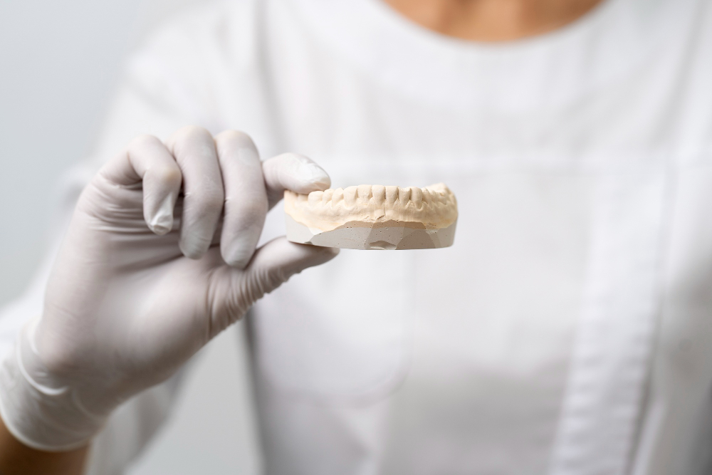Protesi fissa e rimovibile - Studio Dentistico Di Bartolo Genova