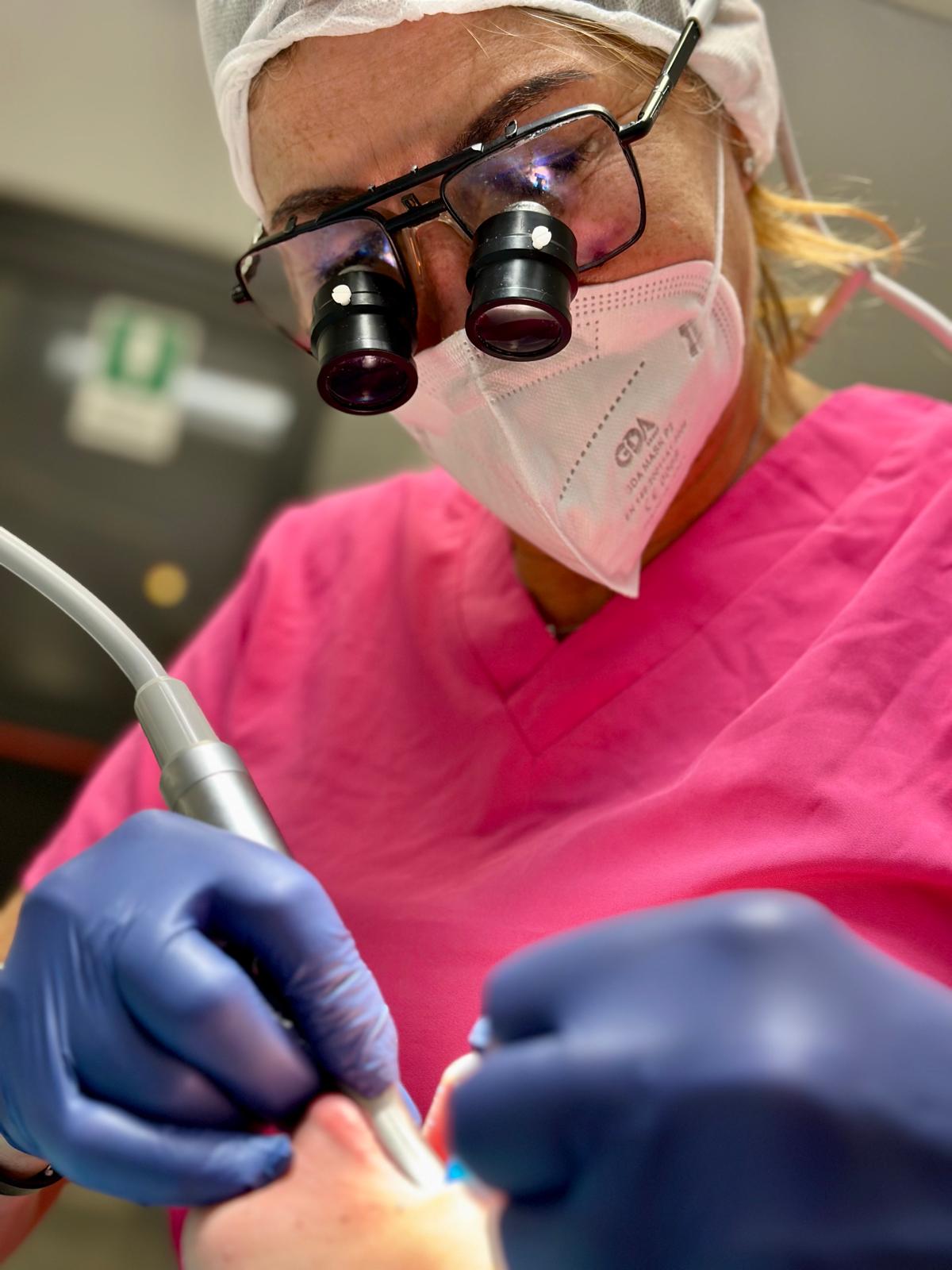 Sbiancamento denti e odontoiatria estetica Studio Di Bartolo Genova